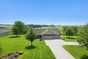 4207 Lost Dauphin Rd, De Pere, WI 54115 - Photo 3