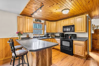 8578 Winncrest Road, Neenah, WI 54956 - Photo 9