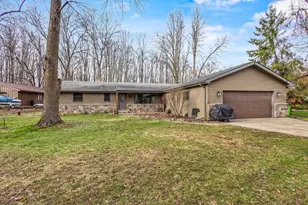 8578 Winncrest Rd, Neenah, WI 54956 - Photo 5