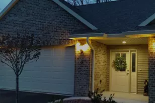 2447 Remington Rd, Green Bay, WI 54302 - Photo 3