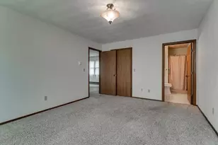 930 Manor Dr, Neenah, WI 54956 - Photo 13