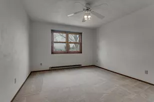 930 Manor Dr, Neenah, WI 54956 - Photo 17