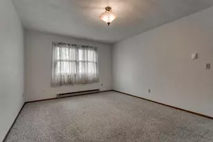930 Manor Dr, Neenah, WI 54956 - Photo 15