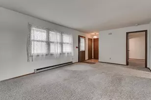 930 Manor Dr, Neenah, WI 54956 - Photo 3