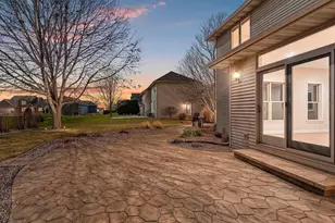 278 Peterlynn Dr, Wrightstown, WI 54180 - Photo 5