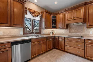 278 Peterlynn Dr, Wrightstown, WI 54180 - Photo 19