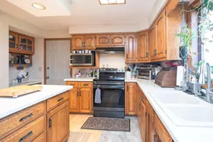 3601 S Bob-O-Link Ln, Appleton, WI 54915 - Photo 15