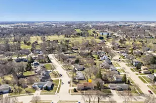 2455 Kingston Pl, Oshkosh, WI 54904 - Photo 5