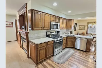 1313 E Murdock Avenue, Oshkosh, WI 54901 - Photo 7