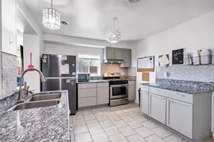 601 E Kalb Ave, Green Bay, WI 54301 - Photo 5