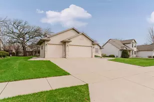 3120 Mockingbird Way, Oshkosh, WI 54904 - Photo 37