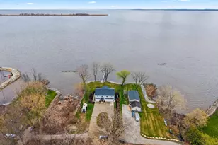 534 Resort Rd, Suamico, WI 54173 - Photo 73