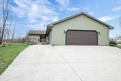 8599 Winncrest Road, Neenah, WI 54956 - Photo 3