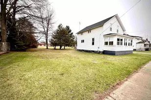 540 French St, Peshtigo, WI 54157 - Photo 3