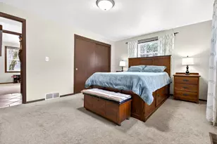 4171 St Francis Park Dr, Green Bay, WI 54313 - Photo 5