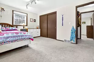4171 St Francis Park Dr, Green Bay, WI 54313 - Photo 3