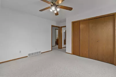 2412 Lupine Court, Menasha, WI 54952 - Photo 15