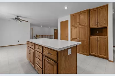 2412 Lupine Court, Menasha, WI 54952 - Photo 5