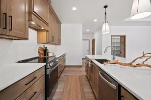 4001 Antwerp Ave, Howard, WI 54313 - Photo 15
