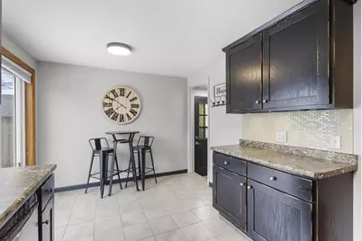 2233 Magnolia Lane, Green Bay, WI 54304 - Photo 9