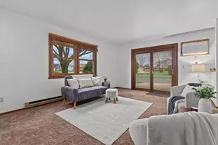 975 Manor Dr, Neenah, WI 54956 - Photo 7