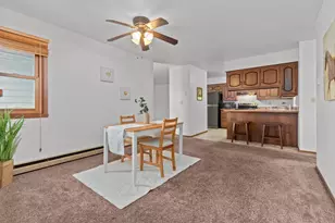 975 Manor Dr, Neenah, WI 54956 - Photo 9
