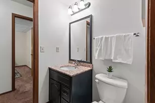 975 Manor Dr, Neenah, WI 54956 - Photo 21