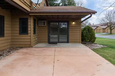 975 Manor Drive #78, Neenah, WI 54956 - Photo 3