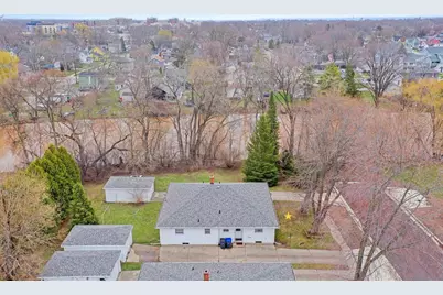 801 Caroline Street, Neenah, WI 54956 - Photo 3