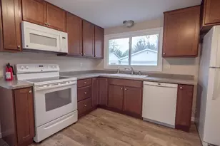 1330 Crystal Ct, Waupaca, WI 54981 - Photo 5