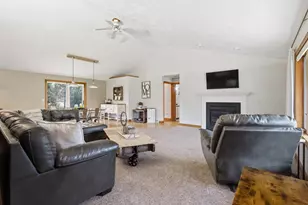 E8958 Broken Branch Ln, New London, WI 54961 - Photo 3