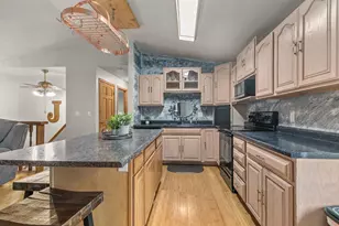 1130 Grant St, Appleton, WI 54914 - Photo 3