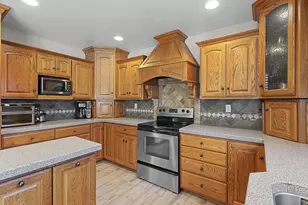 3757 Woodland Rd, Green Bay, WI 54313 - Photo 11