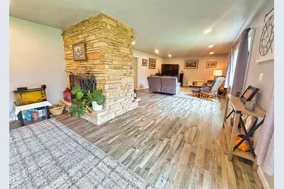 2623 Oakcrest Drive, Neenah, WI 54956 - Photo 7