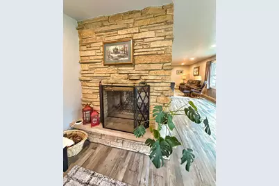 2623 Oakcrest Drive, Neenah, WI 54956 - Photo 9
