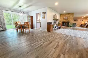 2623 Oakcrest Dr, Neenah, WI 54956 - Photo 15