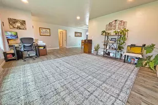 2623 Oakcrest Dr, Neenah, WI 54956 - Photo 5