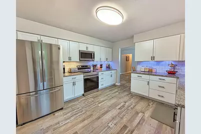 2623 Oakcrest Drive, Neenah, WI 54956 - Photo 19