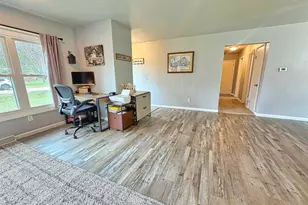 2623 Oakcrest Dr, Neenah, WI 54956 - Photo 3