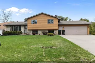 634 E Walnut Pl, Sturgeon Bay, WI 54235 - Photo 1