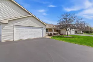 2540 Havenwood Dr, Oshkosh, WI 54904 - Photo 3