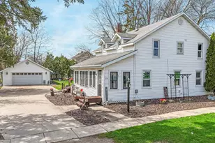 210 4th St, Winneconne, WI 54986 - Photo 3