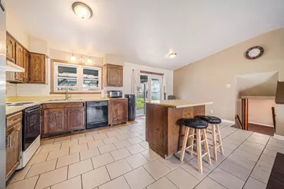 727 Dawn Court, Neenah, WI 54956 - Photo 3