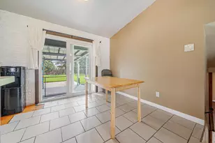 727 Dawn Ct, Neenah, WI 54956 - Photo 7