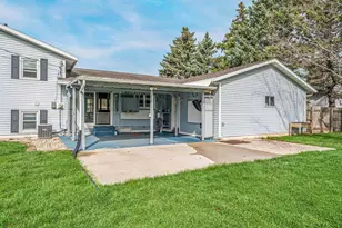 727 Dawn Ct, Neenah, WI 54956 - Photo 35