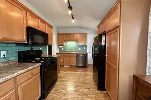 724 Oklahoma St, Appleton, WI 54915 - Photo 9