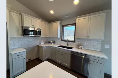 655 Reed Street, Neenah, WI 54956 - Photo 3