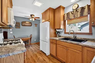 1013 Harrison St, Neenah, WI 54956 - Photo 13