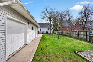 1013 Harrison St, Neenah, WI 54956 - Photo 37