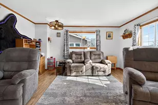 1013 Harrison St, Neenah, WI 54956 - Photo 5